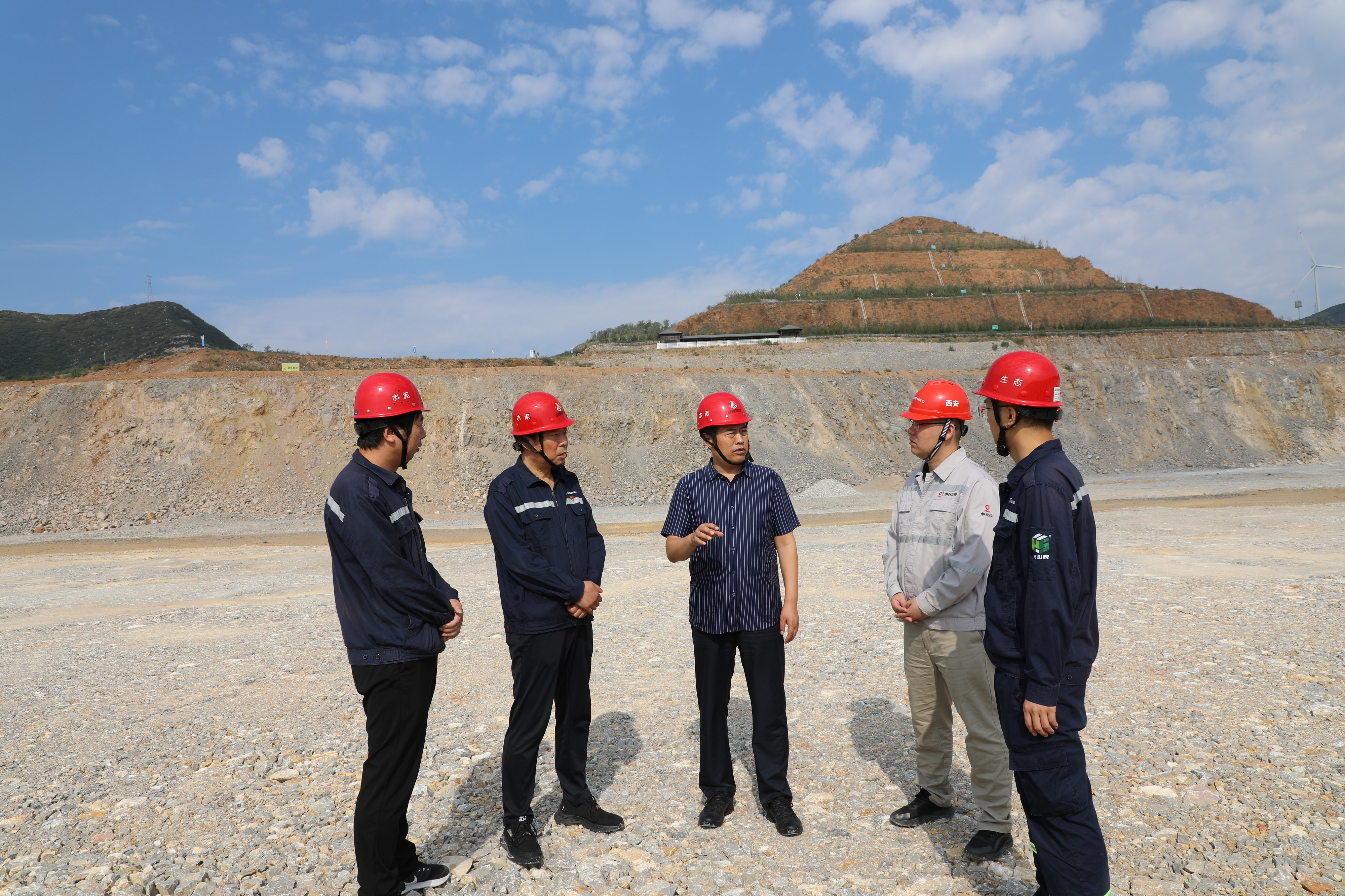 公司黨委書(shū)記、董事長(zhǎng)周紅一線督戰(zhàn):班子擰繩 科技變現(xiàn) 全員出擊 安全兜底